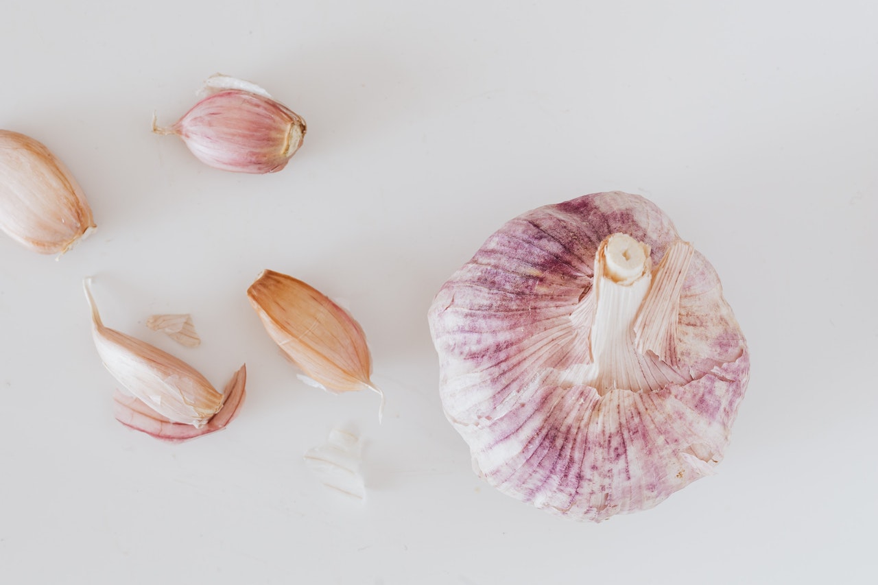 garlic 10 Vegetarian Foods to boost collagen production