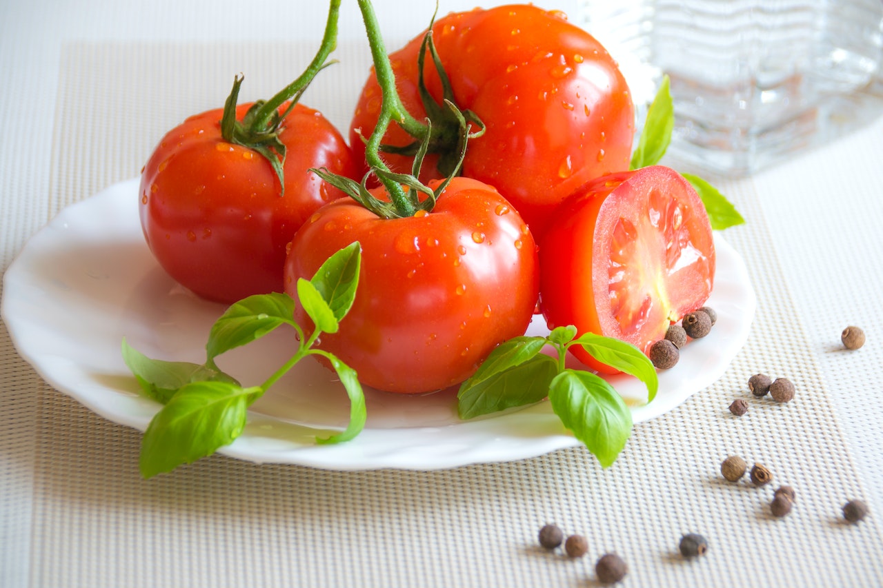 tomatoes 10 Vegetarian Foods to boost collagen production